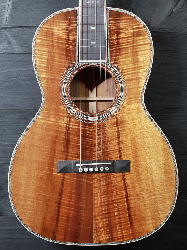 Martin Custom Shop 00 12-Fret Premium Hawaiian Koa Acoustic Guitar