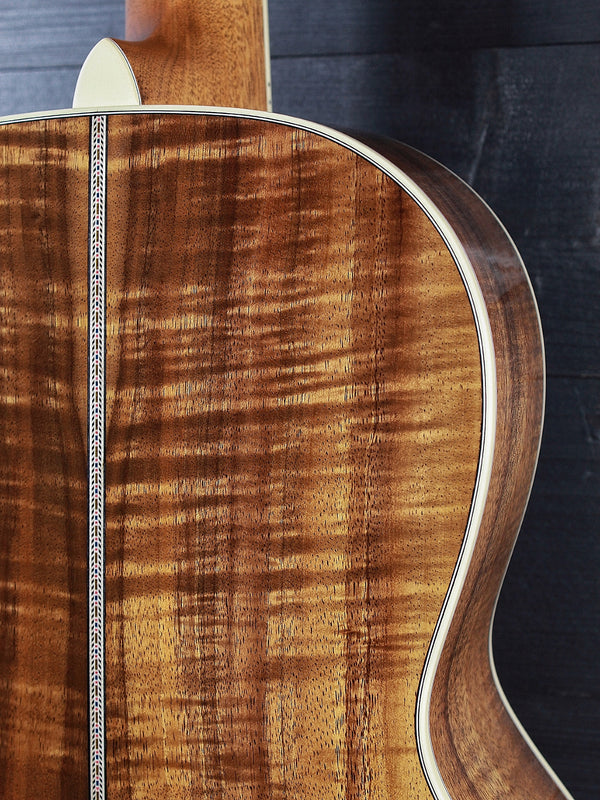 Martin Custom Shop 00 12-Fret Premium Hawaiian Koa Acoustic Guitar
