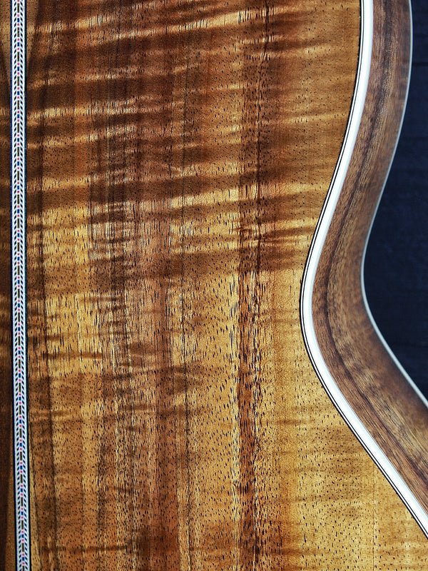 Martin Custom Shop 00 12-Fret Premium Hawaiian Koa Acoustic Guitar