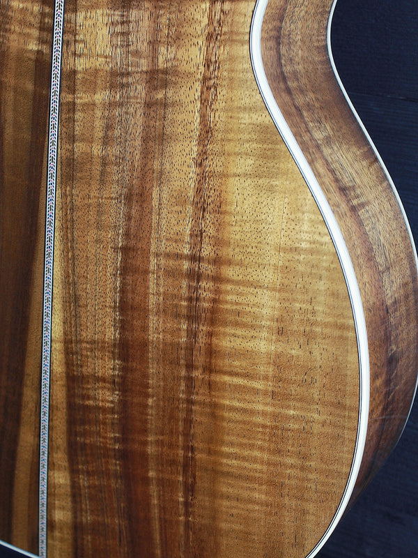 Martin Custom Shop 00 12-Fret Premium Hawaiian Koa Acoustic Guitar