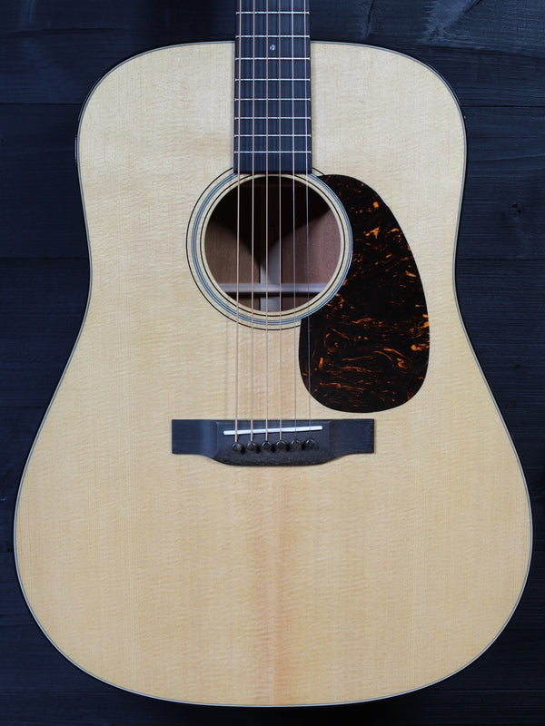 Martin D18 Standard Series Dreadnought - Mahogany / Spruce Acoustic Guitar