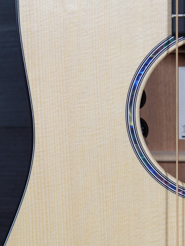 Martin DJr E Solid Wood Junior Series 14-Fret Acoustic-Electric Guitar