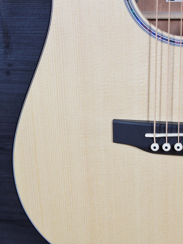 Martin DJr E Solid Wood Junior Series 14-Fret Acoustic-Electric Guitar