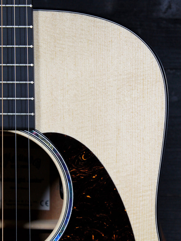 Martin DJr E Solid Wood Junior Series 14-Fret Acoustic-Electric Guitar