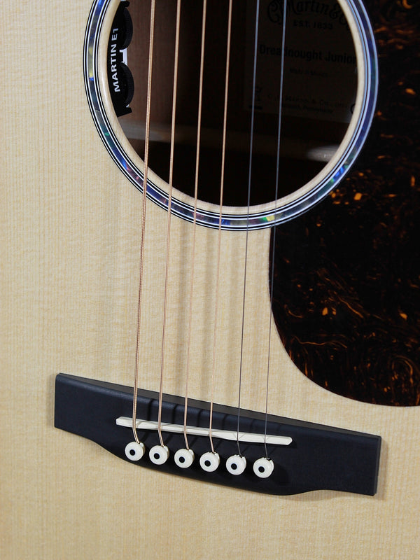 Martin DJr E Solid Wood Junior Series 14-Fret Acoustic-Electric Guitar