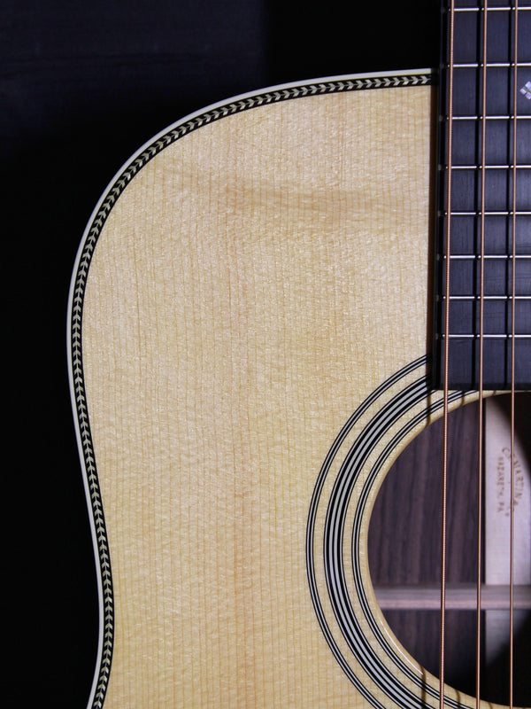 Martin Guitar D-28 Billy Strings Signature Model Dreadnought Acoustic Guitar