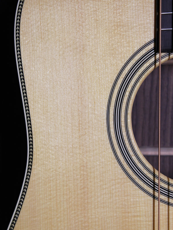 Martin Guitar D-28 Billy Strings Signature Model Dreadnought Acoustic Guitar