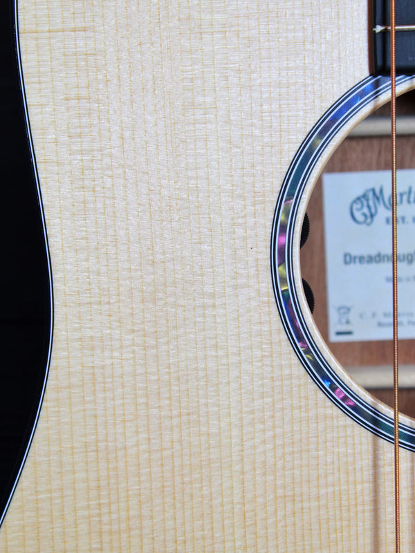 Martin DJr E Solid Wood Junior Series 14-Fret Acoustic-Electric Guitar