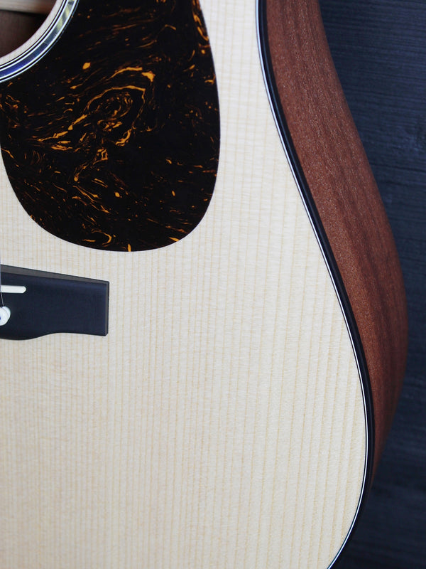 Martin DJr E Solid Wood Junior Series 14-Fret Acoustic-Electric Guitar