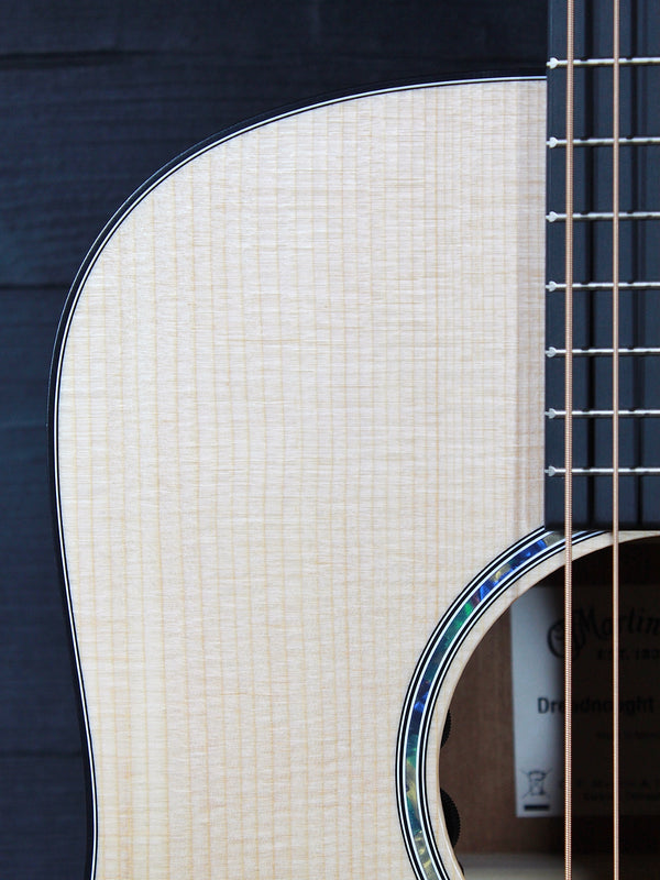 Martin DJr E Solid Wood Junior Series 14-Fret Acoustic-Electric Guitar