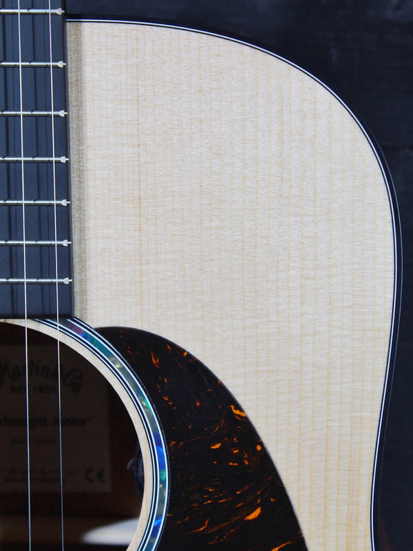 Martin DJr E Solid Wood Junior Series 14-Fret Acoustic-Electric Guitar