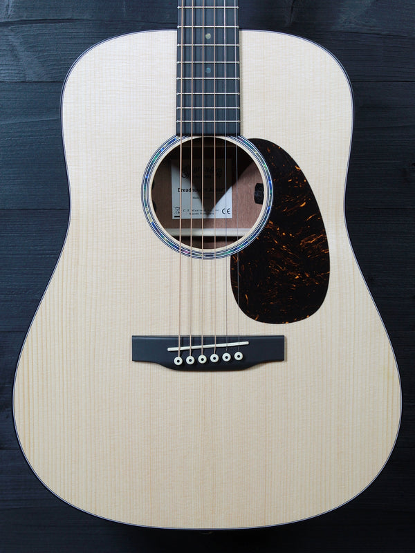 Martin DJr E Solid Wood Junior Series 14-Fret Acoustic-Electric Guitar