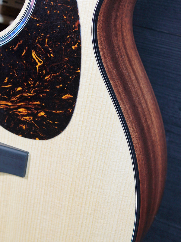 Martin Redesigned 000C Jr E Sapele / Spruce Solid Wood Acoustic-Electric Guitar