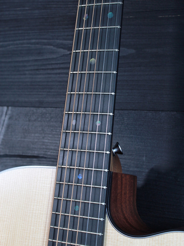 Martin Redesigned 000C Jr E Sapele / Spruce Solid Wood Acoustic-Electric Guitar