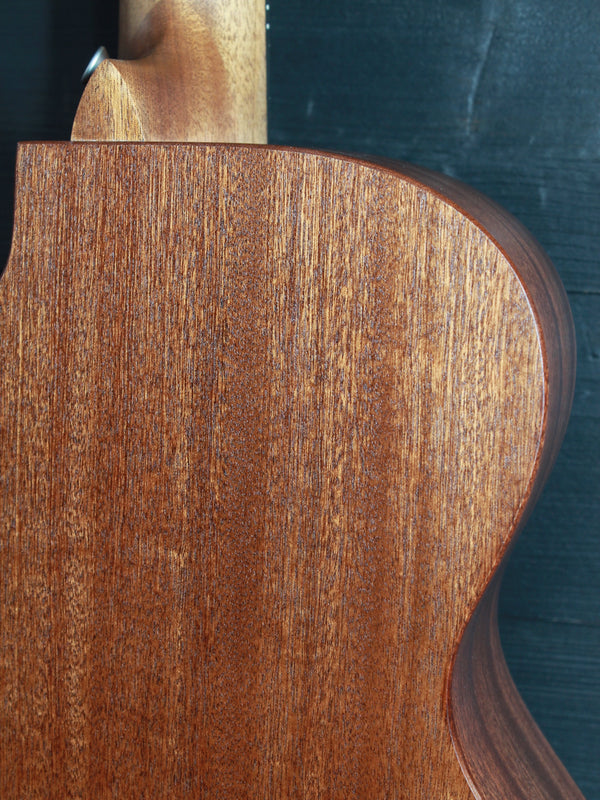 Martin Redesigned 000C Jr E Sapele / Spruce Solid Wood Acoustic-Electric Guitar