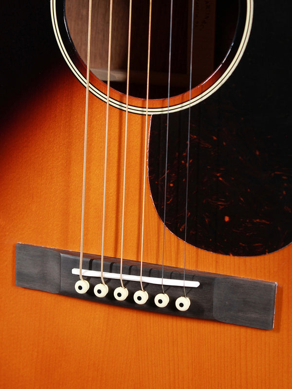 Martin CEO-7 Mahogany / Adirondack 00 Acoustic Guitar