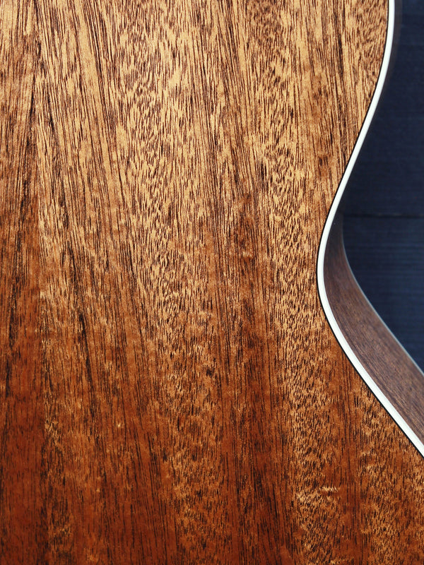 Martin CEO-7 Mahogany / Adirondack 00 Acoustic Guitar