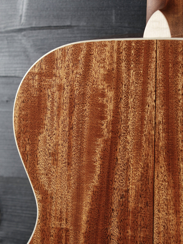 Martin Custom Shop 00-18 Style Bearclaw / Ambertone Engelmann Top Acoustic Guitar