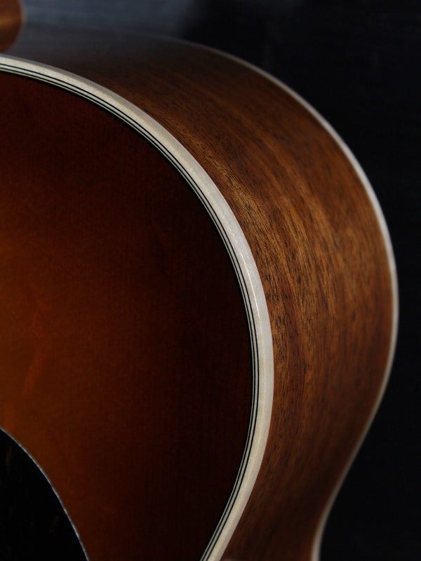 Martin Custom Shop 00-18 Style Bearclaw / Ambertone Engelmann Top Acoustic Guitar