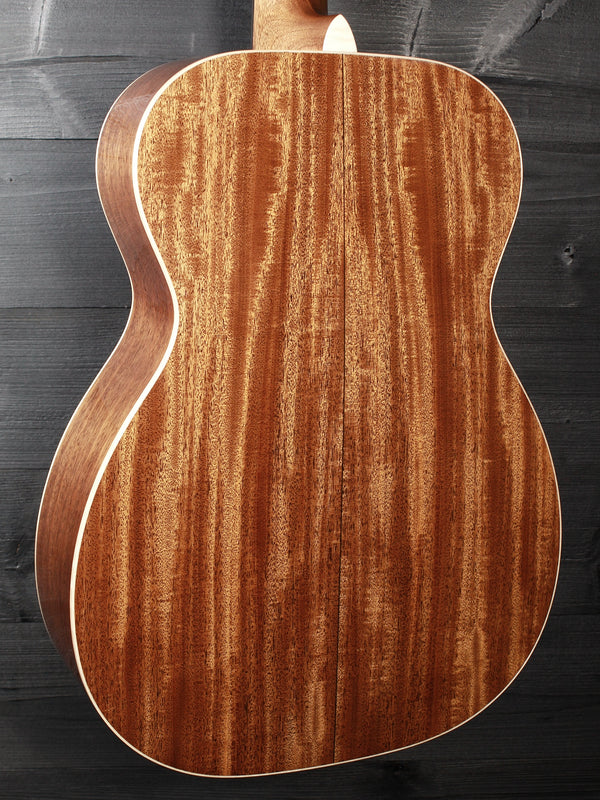 Martin Custom Shop 00-18 Style Bearclaw / Ambertone Engelmann Top Acoustic Guitar