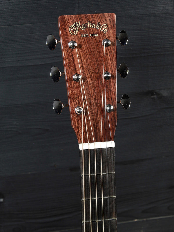 Martin Custom Shop 00-18 Style Bearclaw / Ambertone Engelmann Top Acoustic Guitar