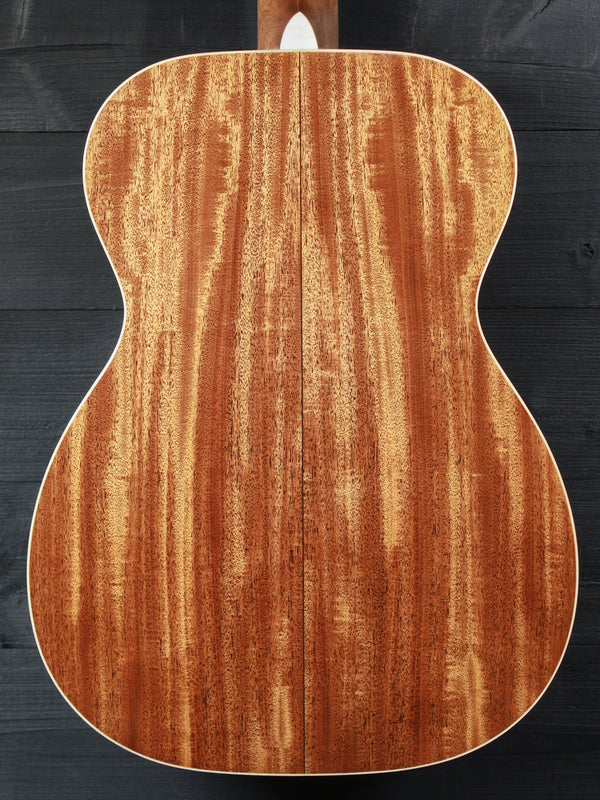 Martin Custom Shop 00-18 Style Bearclaw / Ambertone Engelmann Top Acoustic Guitar