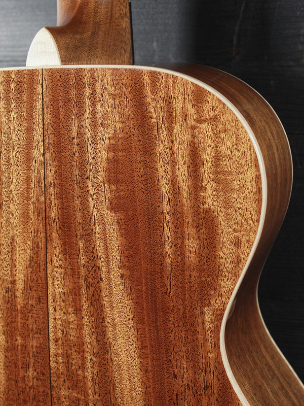 Martin Custom Shop 00-18 Style Bearclaw / Ambertone Engelmann Top Acoustic Guitar