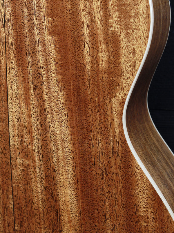 Martin Custom Shop 00-18 Style Bearclaw / Ambertone Engelmann Top Acoustic Guitar