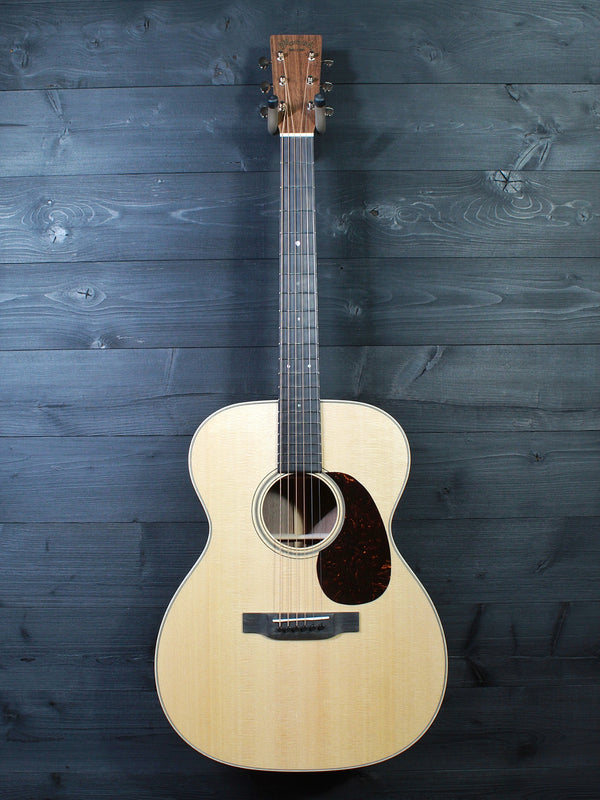 Martin Guitars Custom Shop 000 14-Fret Black Walnut Limited Availability