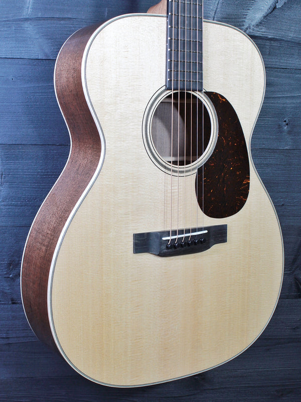 Martin Guitars Custom Shop 000 14-Fret Black Walnut Limited Availability