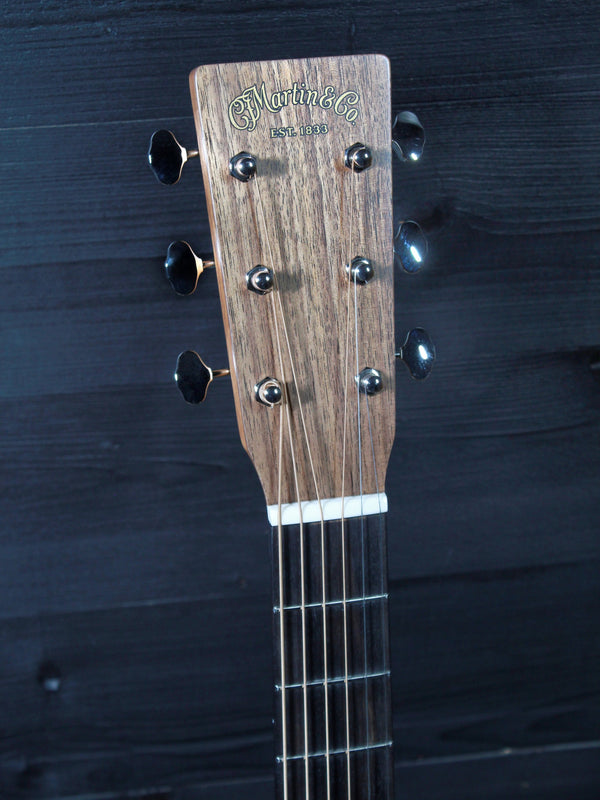 Martin Guitars Custom Shop 000 14-Fret Black Walnut Limited Availability