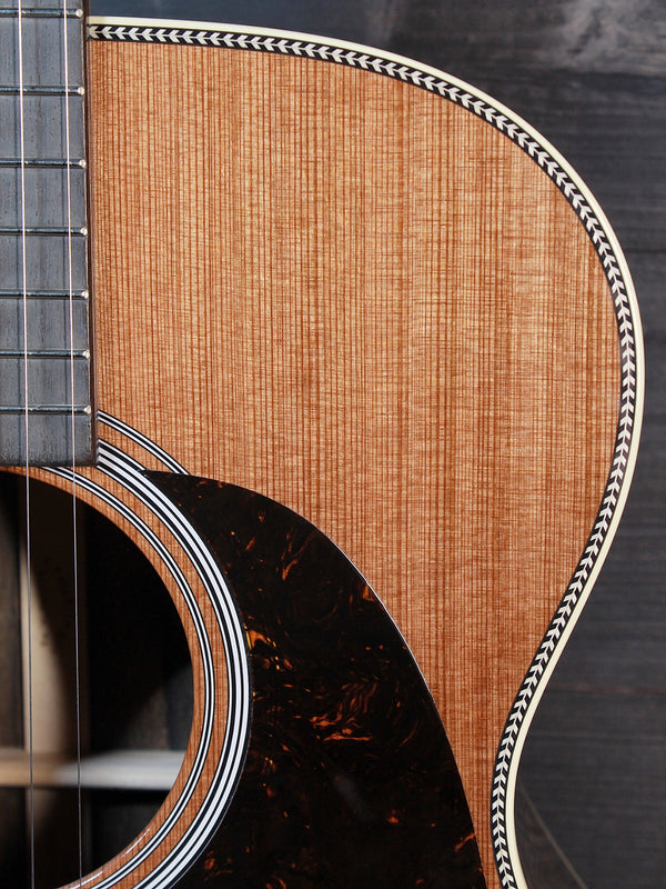 Martin Guitars Custom Shop Expert 000 14-Fret Ziricote / Sinker Redwood Exclusive