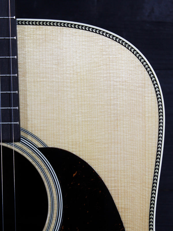 Martin HD-28 Standard Series Acoustic Guitar | Solid East Indian Rosewood & Sitka Spruce Dreadnought