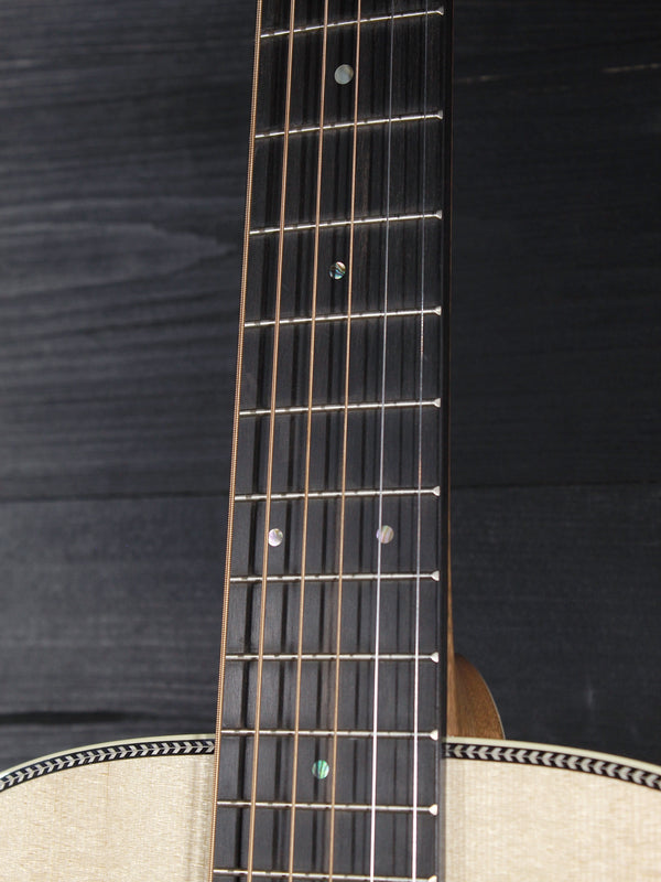 Martin O’ahu HG-28 sloped-shoulder acoustic guitar body Ebony fretboard 