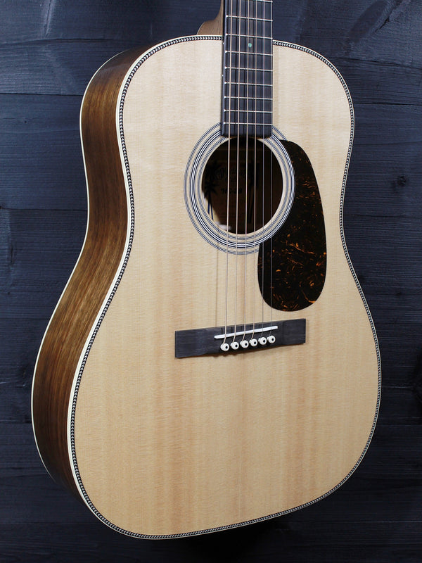 Martin O’ahu HG-28 sloped-shoulder acoustic guitar body glamour shot