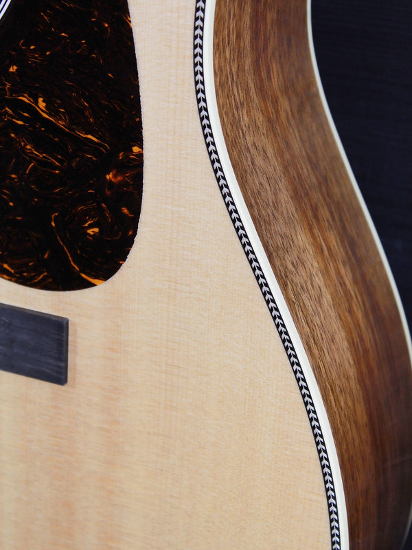 Martin O’ahu HG-28 sloped-shoulder acoustic guitar body spruce and koa