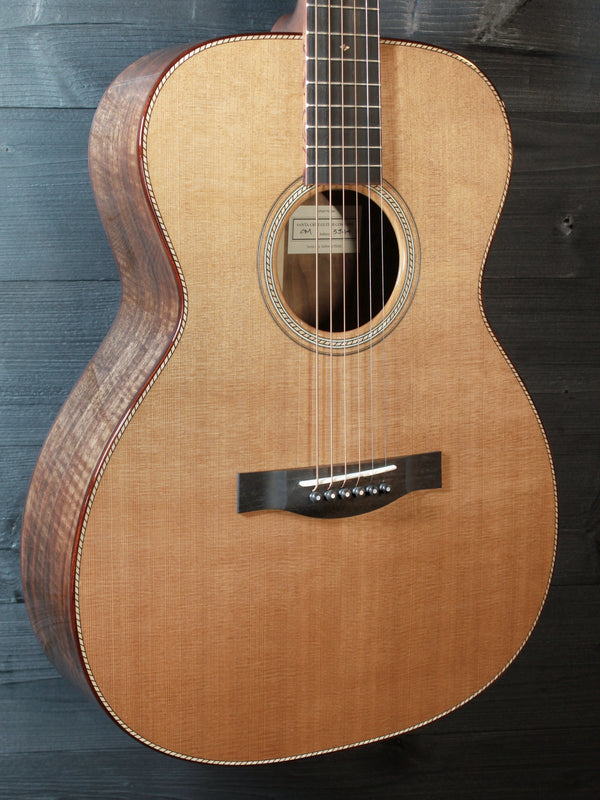 Santa Cruz Guitar Custom OM Walnut / Cedar Acoustic