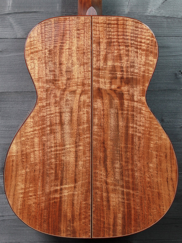 Santa Cruz Guitar Custom OM Walnut / Cedar Acoustic