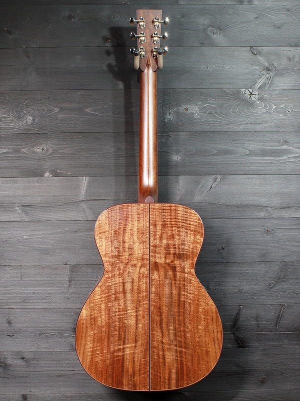 Santa Cruz Guitar Custom OM Walnut / Cedar Acoustic