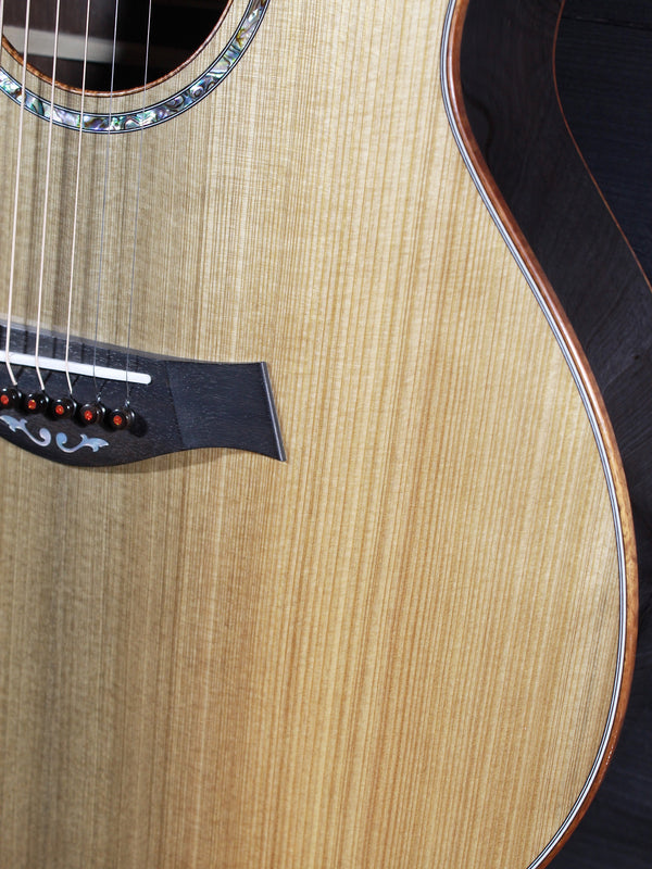 Taylor Custom Grand Auditorium – AAA Brazilian Rosewood & Sinker Cypress