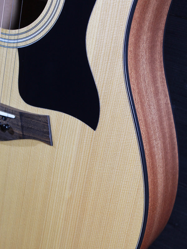 Taylor 110ce acoustic-electric guitar Torrified top
