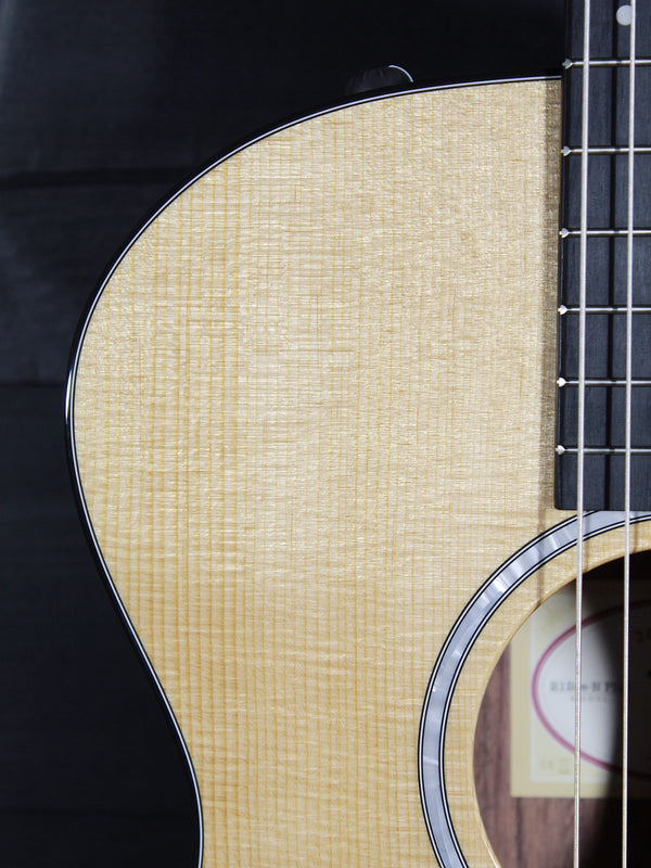 Taylor 212ce-N Plus Rosewood Nylon String Acoustic-Electric Guitar