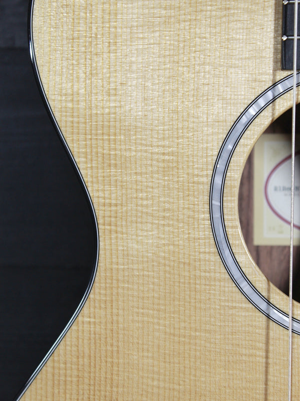 Taylor 212ce-N Plus Rosewood Nylon String Acoustic-Electric Guitar