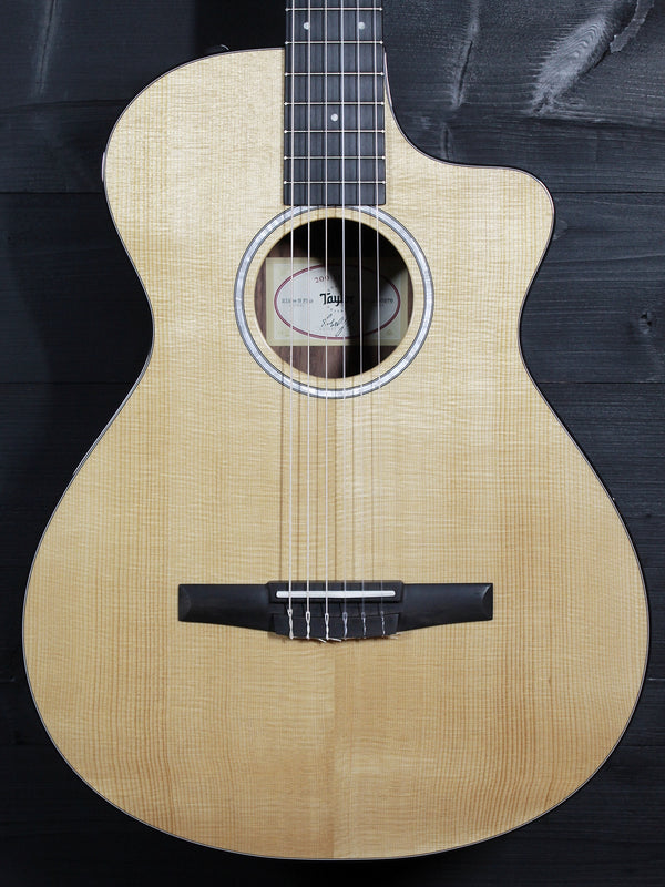 Taylor 212ce-N Plus Rosewood Nylon String Acoustic-Electric Guitar