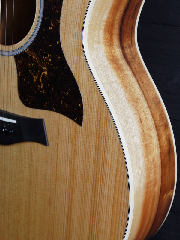 Solid torrefied spruce top on Taylor 214ce-K Deluxe with koa sides