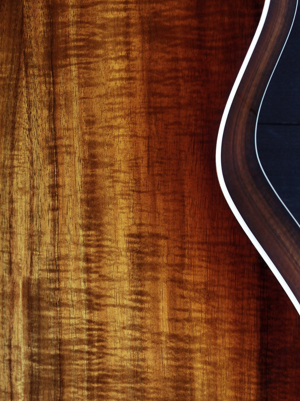 Taylor 214ce K DLX / Koa Deluxe - Special Edition Honeyburst Acoustic-Electric Guitar