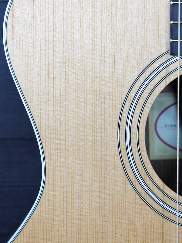 Taylor 214ce-N - Nylon String Walnut Grand Auditorium Acoustic / Electric Guitar