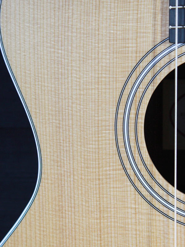 Taylor 214ce-N - Nylon String Walnut Grand Auditorium Acoustic / Electric Guitar
