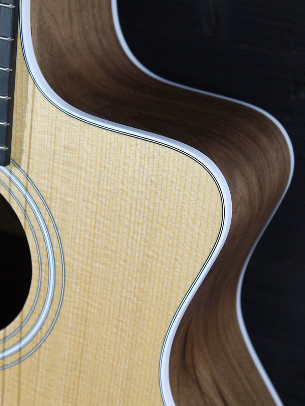 Taylor 214ce-N - Nylon String Walnut Grand Auditorium Acoustic / Electric Guitar