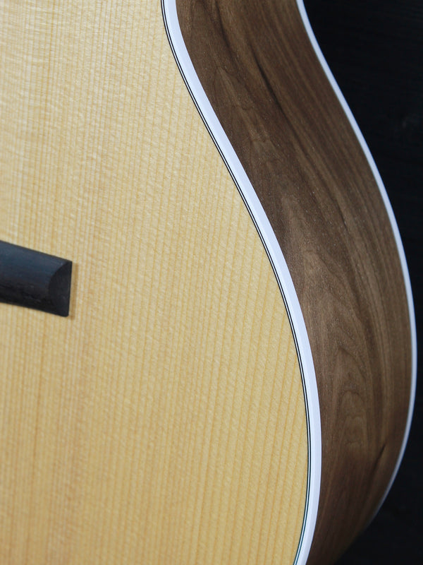 Taylor 214ce-N - Nylon String Walnut Grand Auditorium Acoustic / Electric Guitar